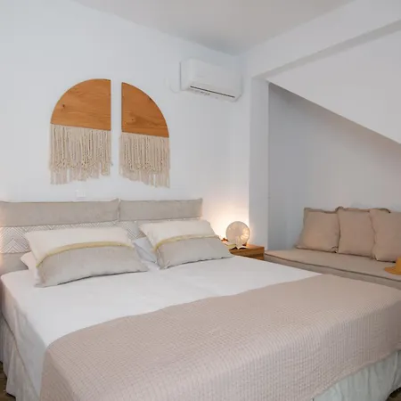 Apartament Thimari *